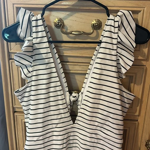 Cupshe White and Black Stripe Ruffle One Piece Swimsuit - Picture 12 of 15